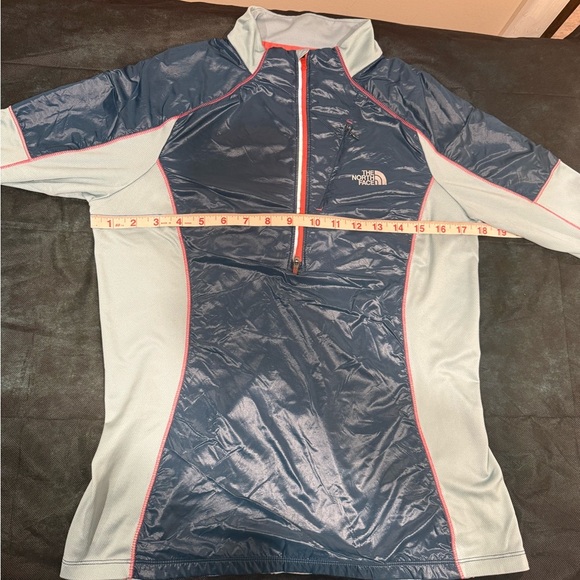 🔥The North Face Isotherm Jacket🔥 - Picture 2 of 7
